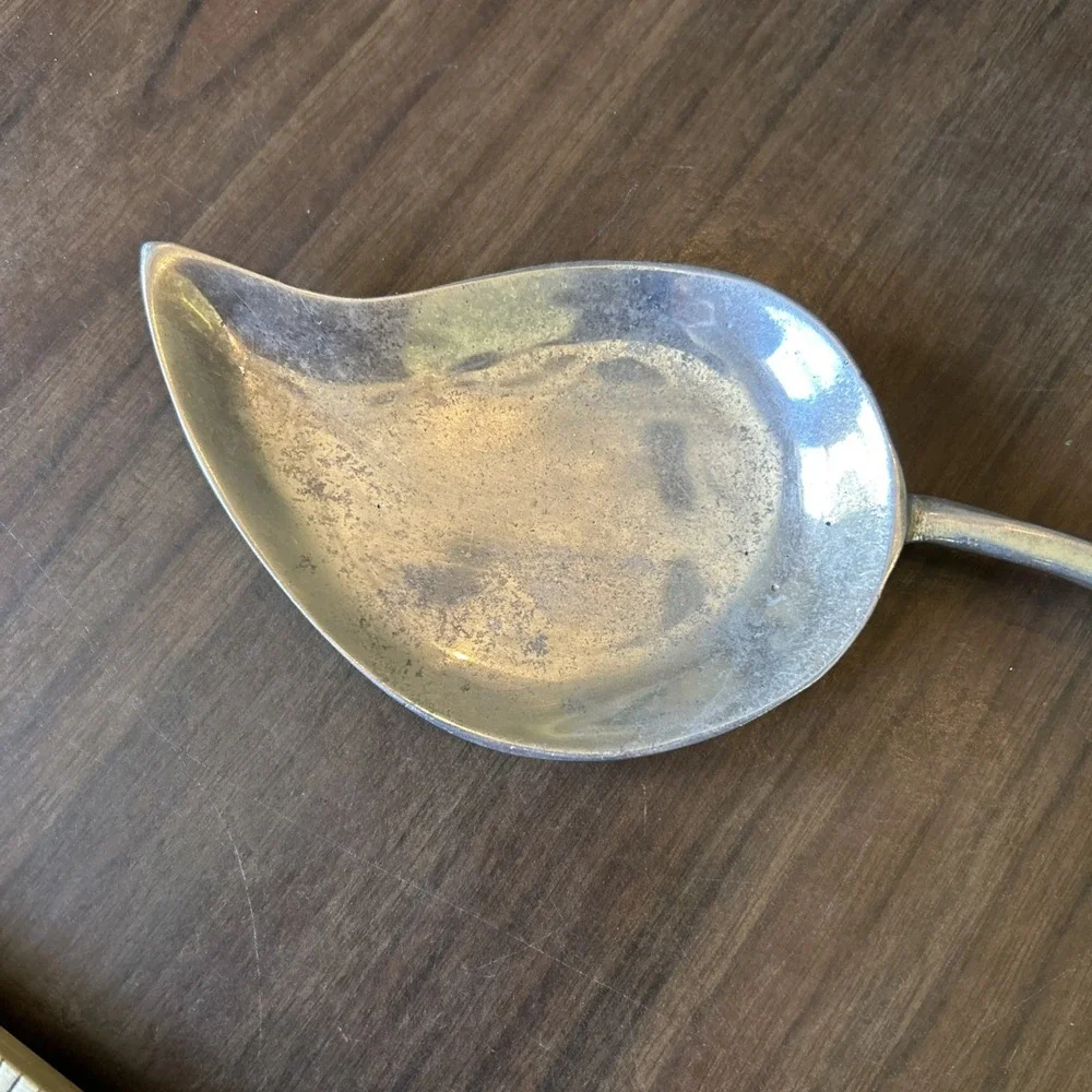 Leaf shaped Organic Spoon curved handle‎ serving utensil Silver tone
